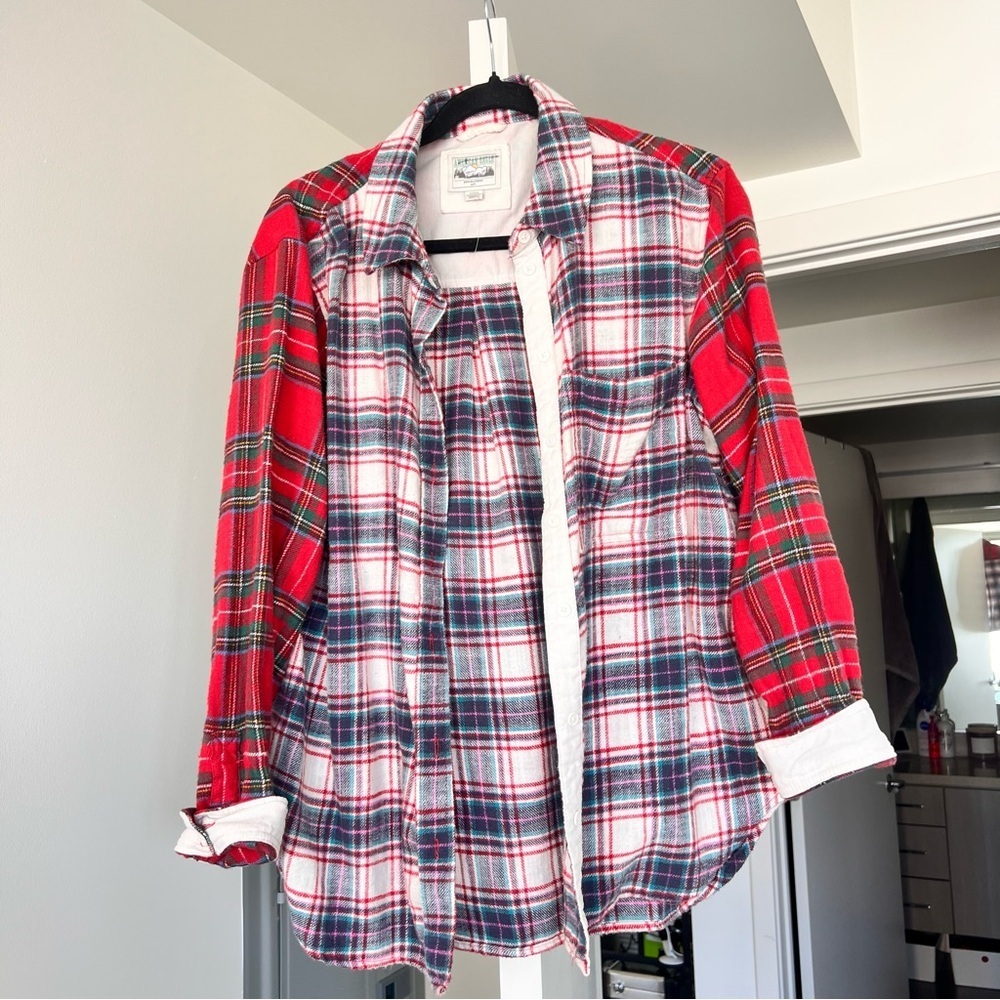 American Eagle Classic Red and White Plaid Shirt